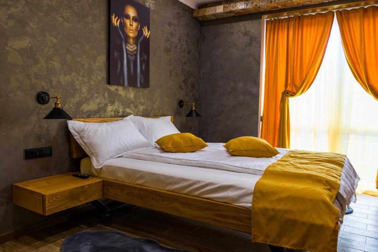 Cyborg Flat Petrosani Apartment Ngoại thất bức ảnh
