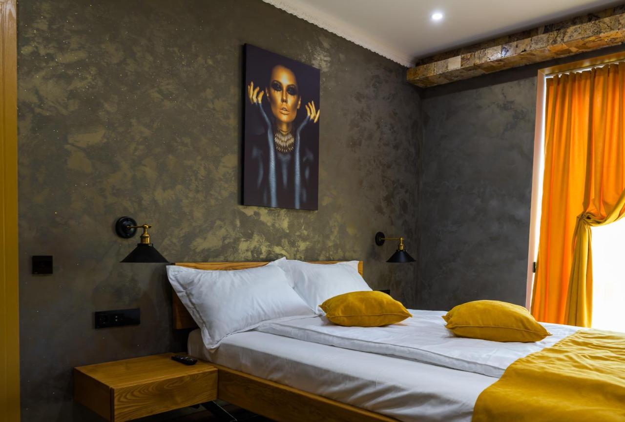 Cyborg Flat Petrosani Apartment Ngoại thất bức ảnh